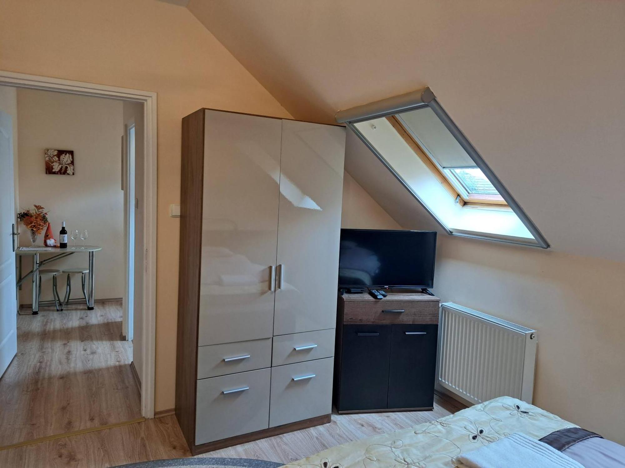 Orient Apartmanhaz Eger Eksteriør bilde