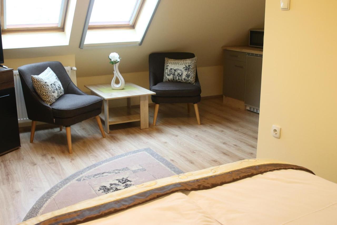 Orient Apartmanhaz Eger Eksteriør bilde